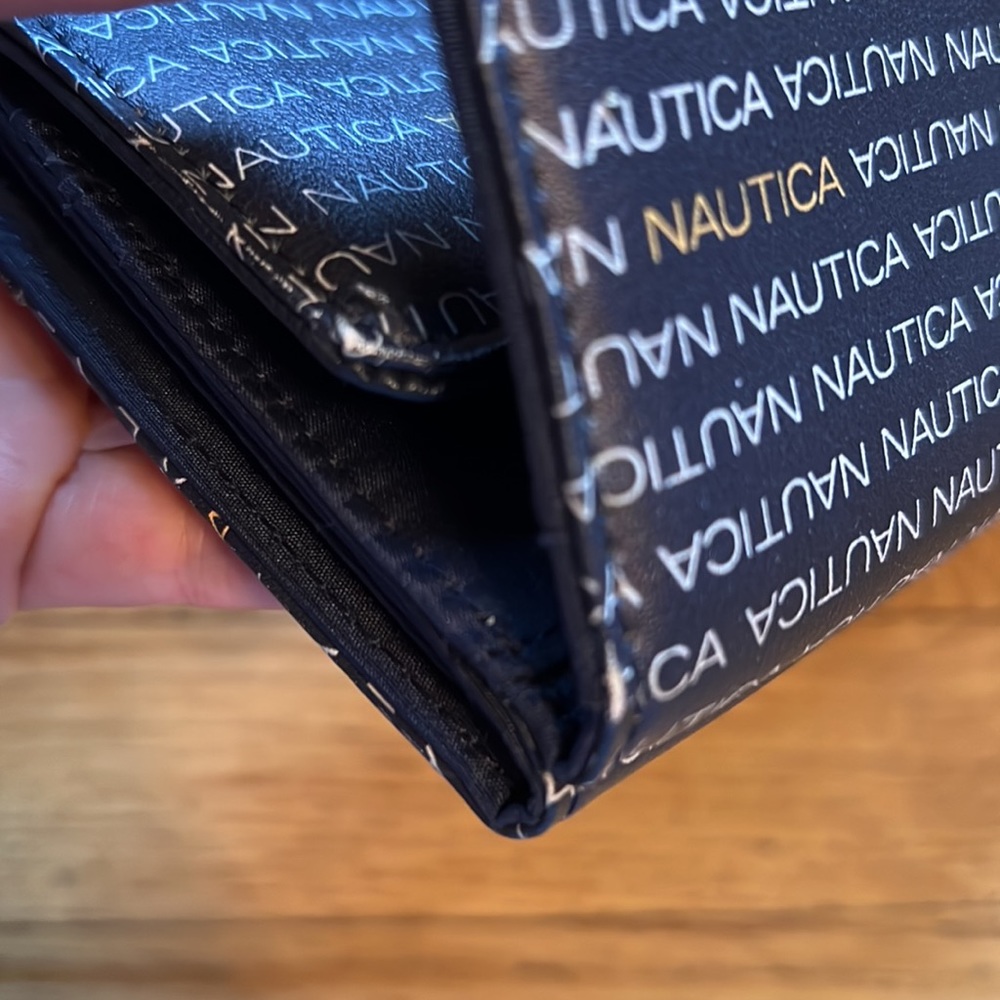 MWT๐Nautica Signature Logo Money Manager Trifold Snap Womens Wallet Navy White - Picture 13 of 17